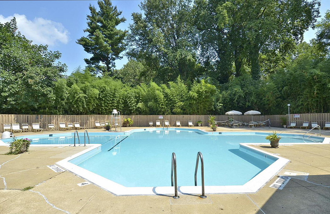 Parkside Plaza pool with grilling area