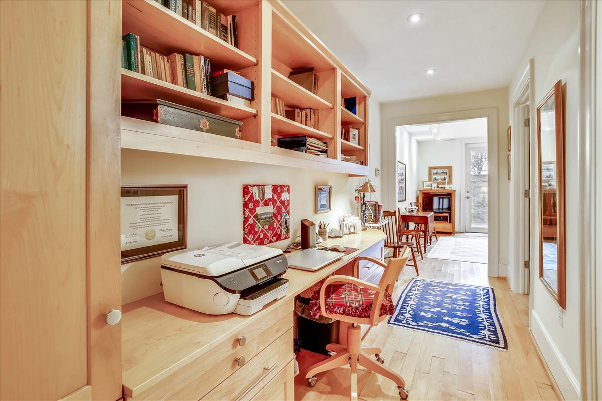 1433 R Street NW, Washington, District Of Columbia 20009, 2 Bedrooms Bedrooms, ,2 BathroomsBathrooms,Condominium,Sold Listings,The Clift,R Street,1,1076