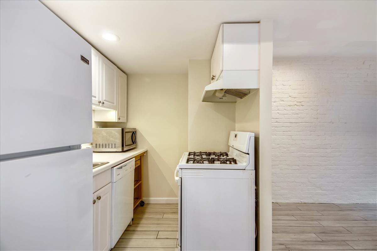 1447 Corcoran Street NW, Washington, District Of Columbia 20009, 3 Bedrooms Bedrooms, ,3 BathroomsBathrooms,Single Family Home,Active Listings,Corcoran Street,1083