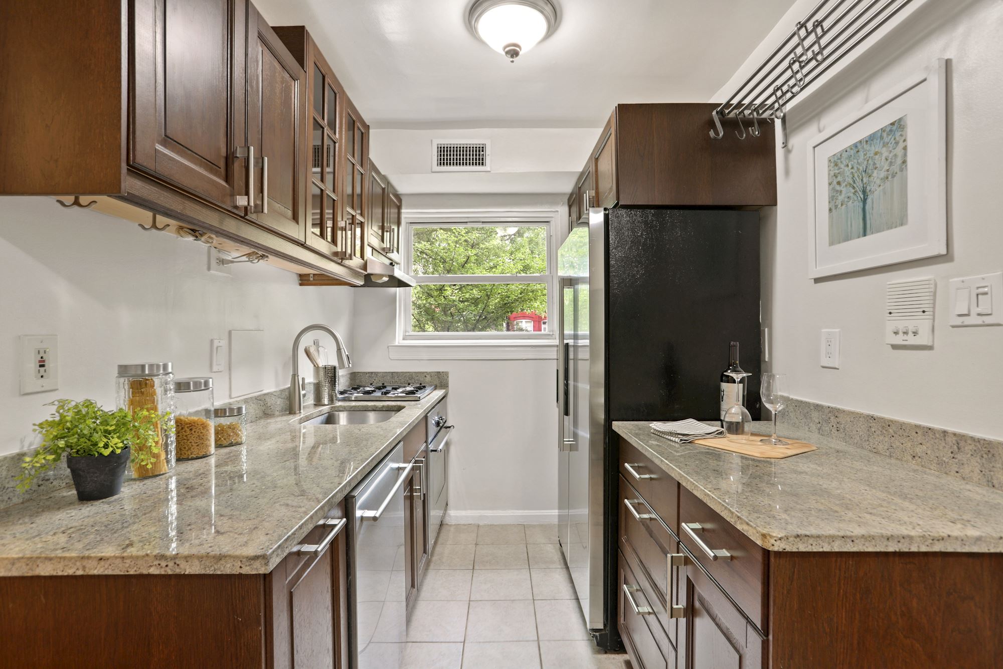 1007 Maryland Ave NE, Washington, District Of Columbia 20002, 2 Bedrooms Bedrooms, ,1 BathroomBathrooms,Condominium,Sold Listings,The Montarie,Maryland Ave,1,1084